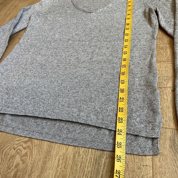 Old Navy V Neck Sweater Womens Medium Gray Heathered Long Sleeve - Picture 6 of 9